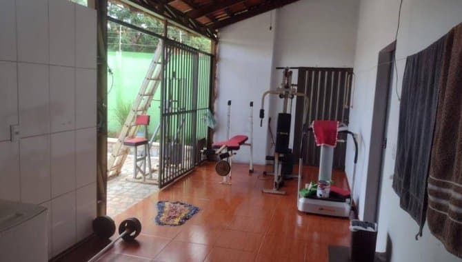 Foto 22 de 27: Casa em leilão em Santa Helena De Goiás - GO — Casa 304 m² - Centro - Santa Helena de Goiás - GO