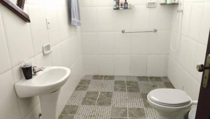 Foto 7 de 19: Casa em leilão em Lorena - SP — Casa 306 m² - Vila Zélia - Lorena - SP