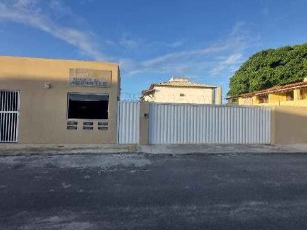 Foto 2 de 3: Casa em leilão em Camaçari - BA — Casa em Condomínio 159 m² (01 vaga) - Abrantes - Camaçari - BA