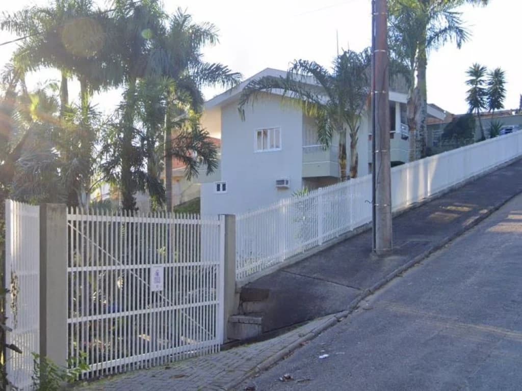Foto 3 de 11: Casa em leilão em Brusque - SC — Casa 317 m² - Jardim Maluche - Brusque - SC
