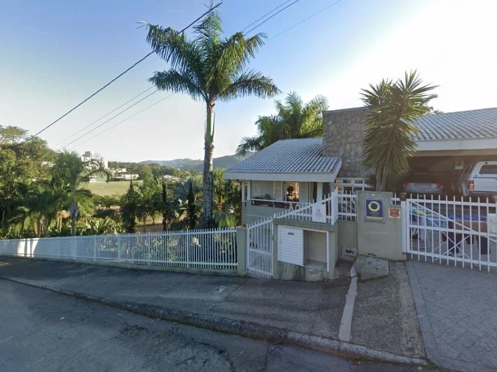 Foto 5 de 11: Casa em leilão em Brusque - SC — Casa 317 m² - Jardim Maluche - Brusque - SC