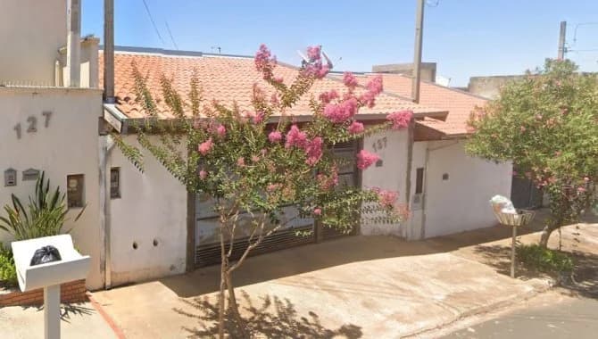 Foto 1 de 6: Casa em leilão em Garça - SP — Direitos sobre Casa 52 m² - Residencial Monte Verde - Garça - SP