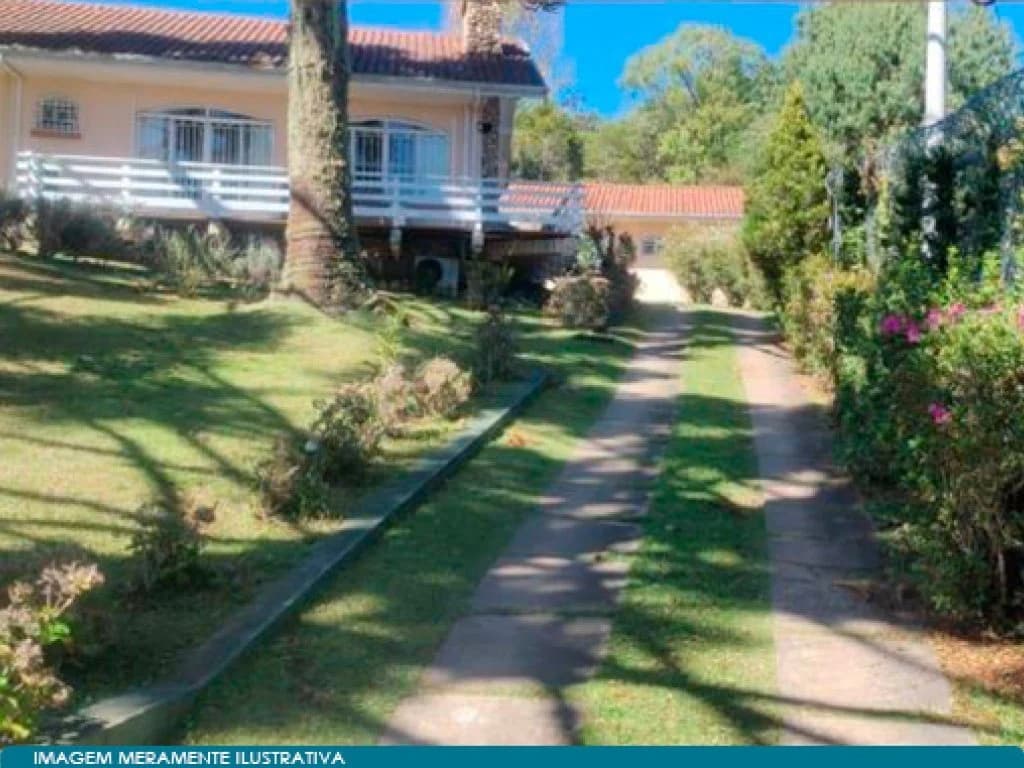 Foto 2 de 12: Casa em leilão em Campos Do Jordão - SP — Casa e Terreno 2.224 m² - São Francisco - Campos do Jordão - SP