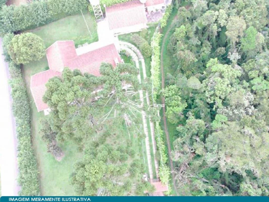 Foto 4 de 12: Casa em leilão em Campos Do Jordão - SP — Casa e Terreno 2.224 m² - São Francisco - Campos do Jordão - SP