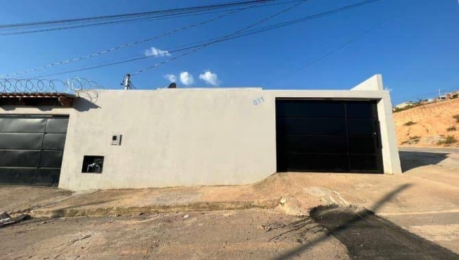 Foto 1 de 3: Casa em leilão em Nova Serrana - MG — Casa, Padrão, 0 Vaga(S) de Garagem