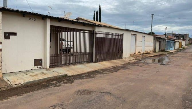 Foto 3 de 27: Casa em leilão em Formosa - GO — Casa, Padrão, 1 Vaga(S) de Garagem