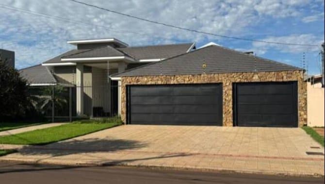 Foto 1 de 9: Casa em leilão em Dourados - MS — Casa, Padrão, 0 Vaga(S) de Garagem