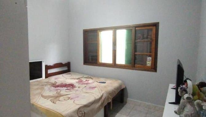 Foto 5 de 14: Casa em leilão em Itanhaém - SP — Casa, Padrão, 1 Vaga(S) de Garagem