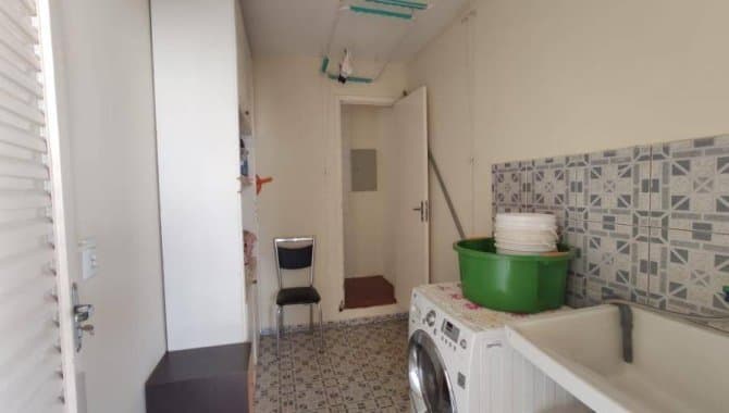 Foto 17 de 27: Casa em leilão em Londrina - PR — Casa, Padrão, 1 Vaga(S) de Garagem