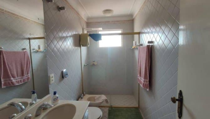 Foto 21 de 27: Casa em leilão em Londrina - PR — Casa, Padrão, 1 Vaga(S) de Garagem