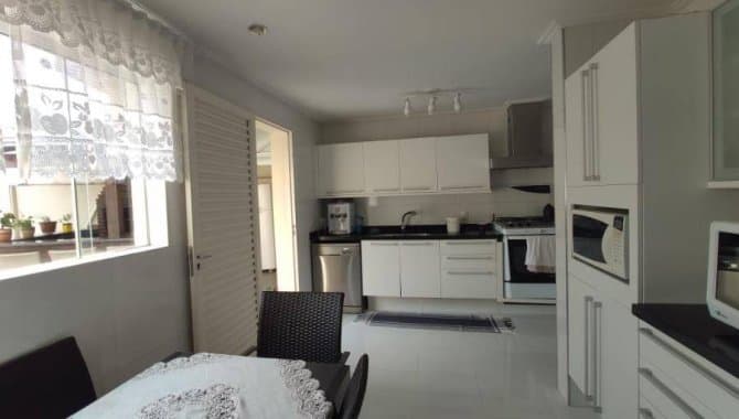 Foto 14 de 27: Casa em leilão em Londrina - PR — Casa, Padrão, 1 Vaga(S) de Garagem