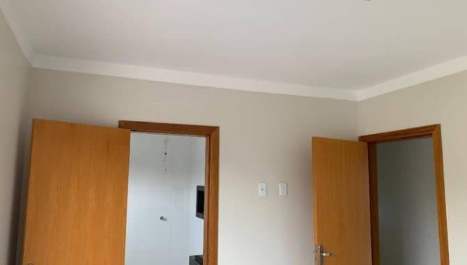 Foto 11 de 20: Casa em leilão em Cascavel - PR — Casa, em Condomínio, 1 Vaga(S) de Garagem