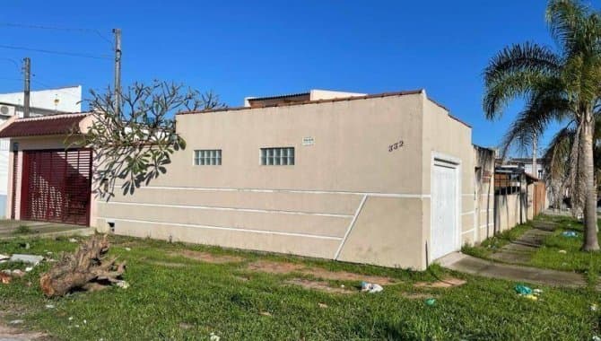 Foto 32 de 42: Casa em leilão em Pelotas - RS — Casa, Padrão, 2 Vaga(S) de Garagem
