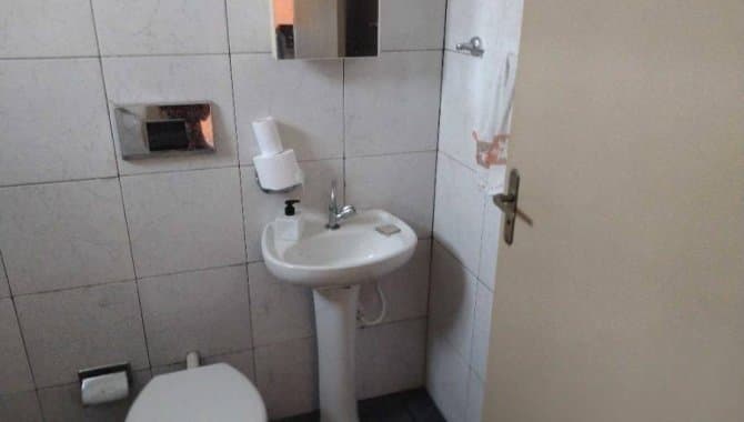 Foto 38 de 42: Casa em leilão em Pelotas - RS — Casa, Padrão, 2 Vaga(S) de Garagem