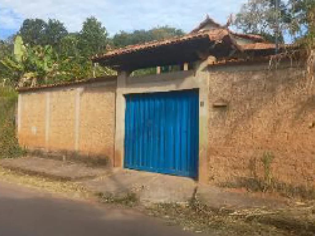 Foto 2 de 3: Casa em leilão em Capim Branco - MG — Casa com 198 m² (área construída) e 1.491 m² de Área Total - Nova Peri Peri - Capim Branco - MG
