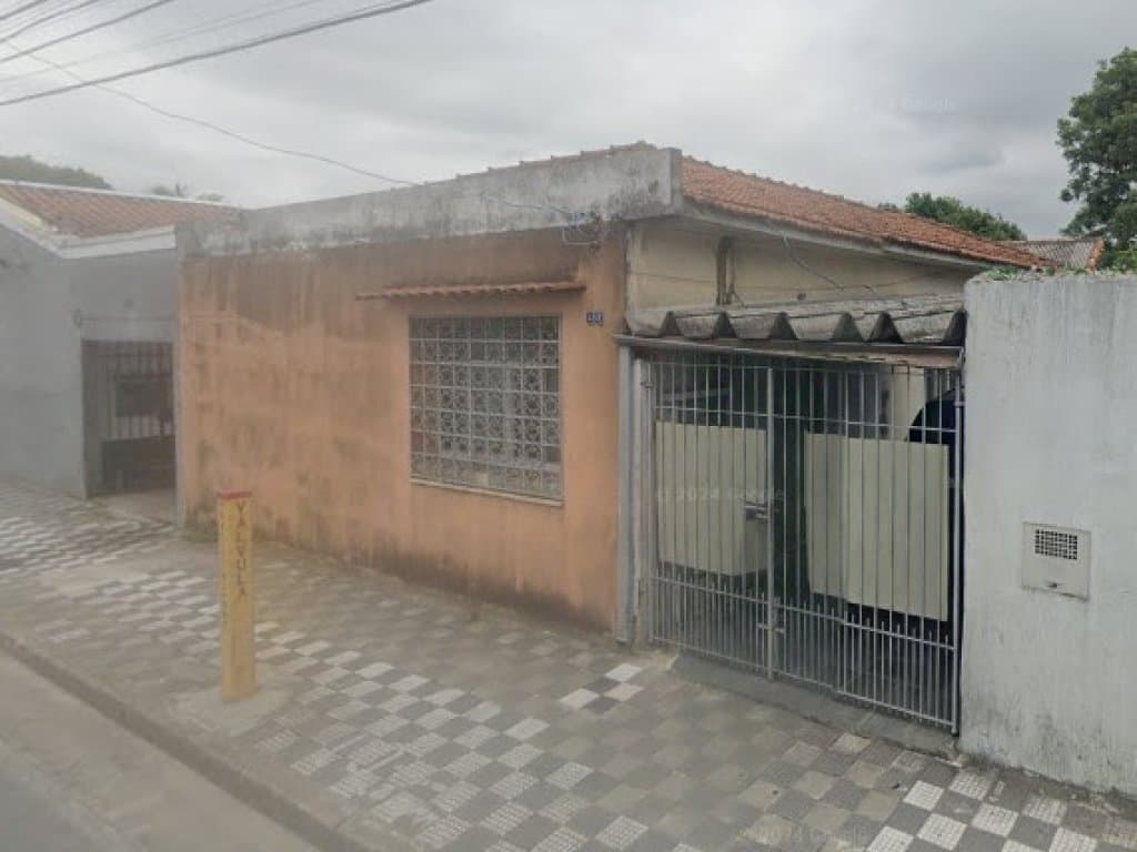 Foto 3 de 6: Casa em leilão em Jacareí - SP — Casa e Área 1.182 m² - São João - Jacareí - SP