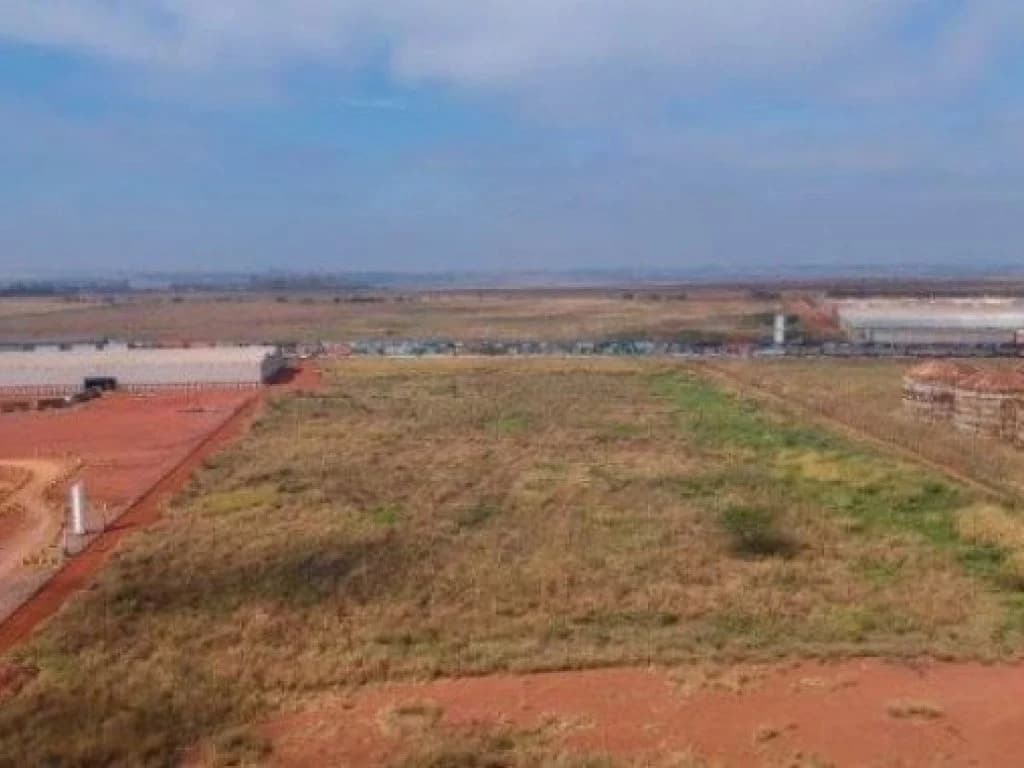 Foto 3 de 35: Comercial em leilão em Rondonópolis - MT — Área com 80.000 m² (Terminal ferroviário de Rondonópolis) - Parque Industrial de Rondonópolis - Rondonópolis - MT