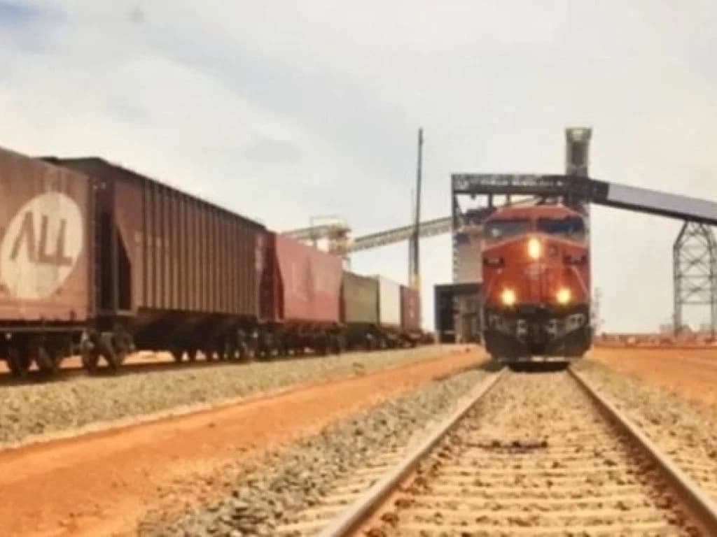 Foto 7 de 35: Comercial em leilão em Rondonópolis - MT — Área com 80.000 m² (Terminal ferroviário de Rondonópolis) - Parque Industrial de Rondonópolis - Rondonópolis - MT