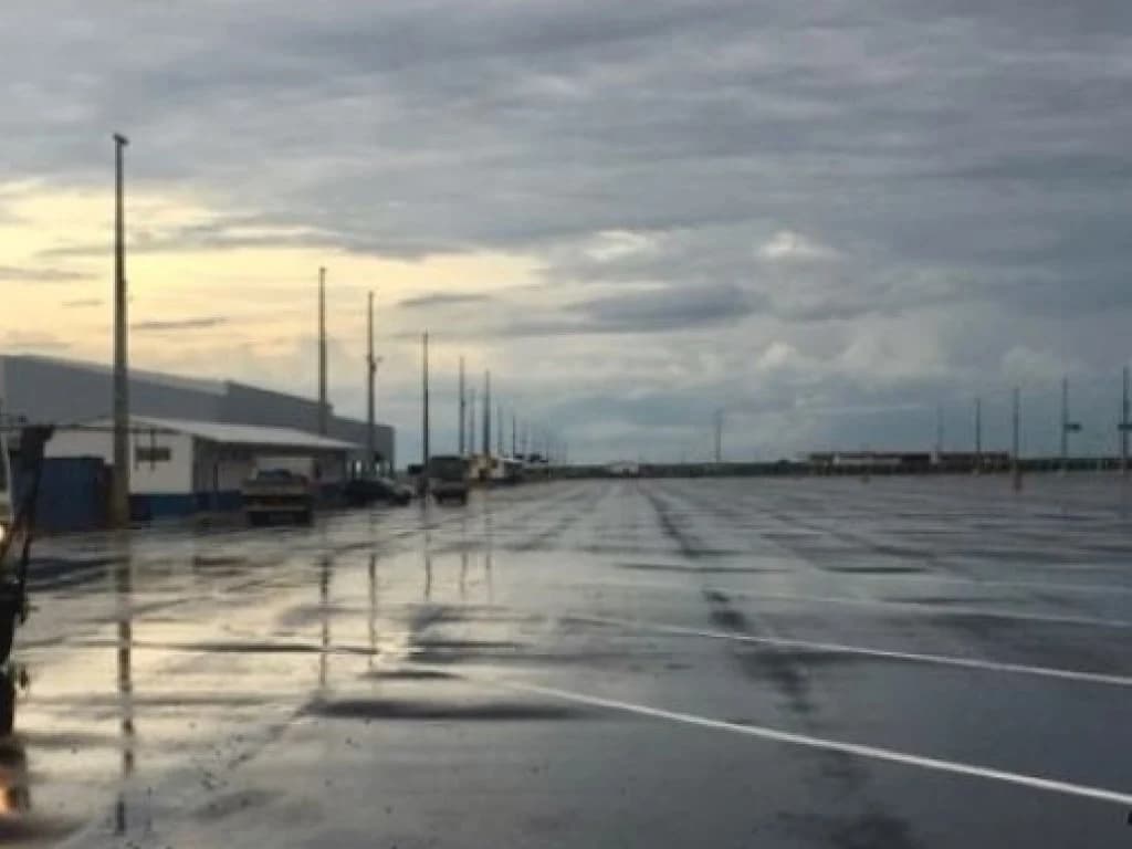 Foto 19 de 35: Comercial em leilão em Rondonópolis - MT — Área com 80.000 m² (Terminal ferroviário de Rondonópolis) - Parque Industrial de Rondonópolis - Rondonópolis - MT