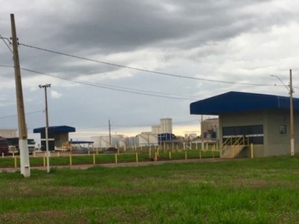 Foto 5 de 35: Comercial em leilão em Rondonópolis - MT — Área com 80.000 m² (Terminal ferroviário de Rondonópolis) - Parque Industrial de Rondonópolis - Rondonópolis - MT