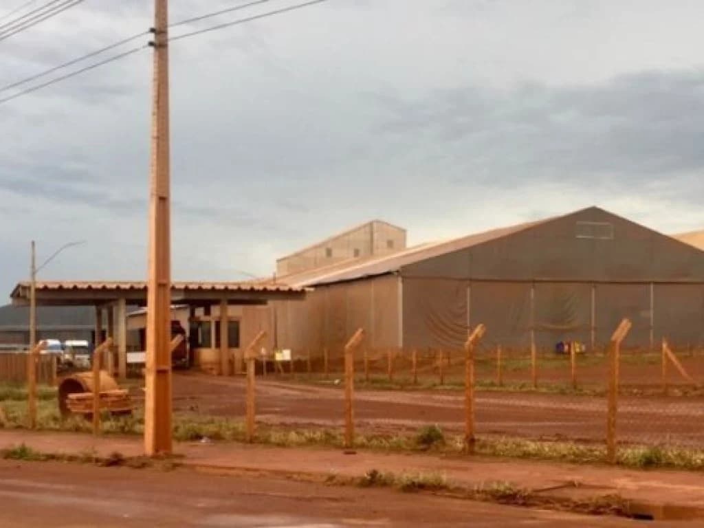 Foto 23 de 35: Comercial em leilão em Rondonópolis - MT — Área com 80.000 m² (Terminal ferroviário de Rondonópolis) - Parque Industrial de Rondonópolis - Rondonópolis - MT