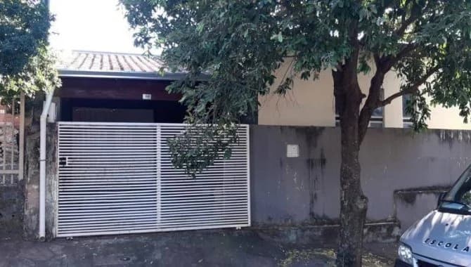 Foto 1 de 3: Casa em leilão em Votuporanga - SP — Casa 28 m² - Conjunto Habitacional João Albarello - Chris II - Votuporanga - SP