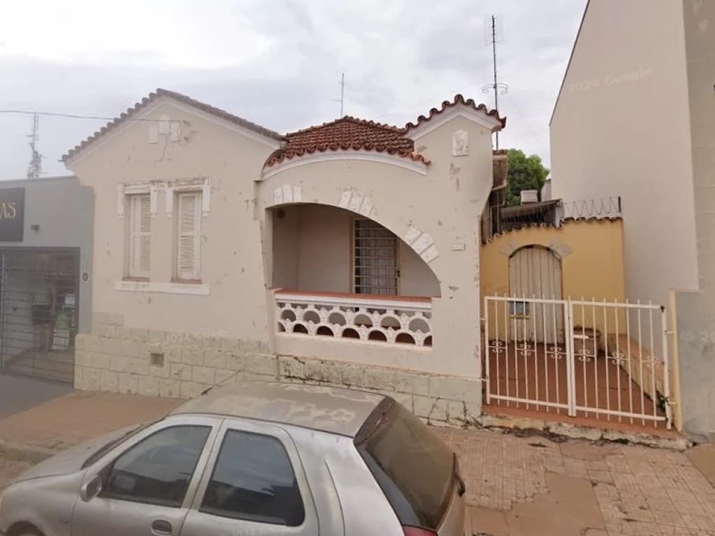 Foto 2 de 5: Comercial em leilão em Batatais - SP — Parte Ideal sobre Imóvel Comercial 187 m² - Central - Batatais - SP