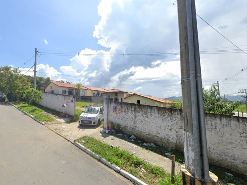 Foto 2 de 6: Terreno em leilão em Caçapava - SP — Área de 9.529 m² com construções -  Parque Residencial Alvorada - Caçapava - SP