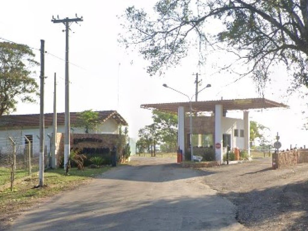 Foto 3 de 3: Casa em leilão em São Carlos - SP — Chácara 9.900 m²  - Condomínio  Encontro Valparaiso - São Carlos - SP