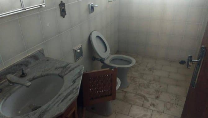 Foto 12 de 14: Casa em leilão em Londrina - PR — Casa 271 m² - Jardim Champagnat - Londrina - PR