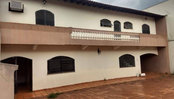 Foto 2 de 14: Casa em leilão em Londrina - PR — Casa 271 m² - Jardim Champagnat - Londrina - PR