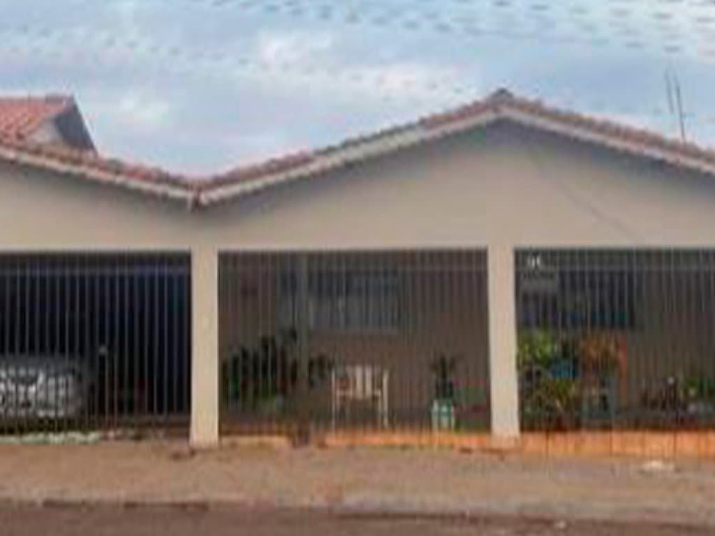 Foto 2 de 3: Casa em leilão em Santa Helena De Goiás - GO — Casa 52 m² - Centro - Santa Helena de Goiás - GO