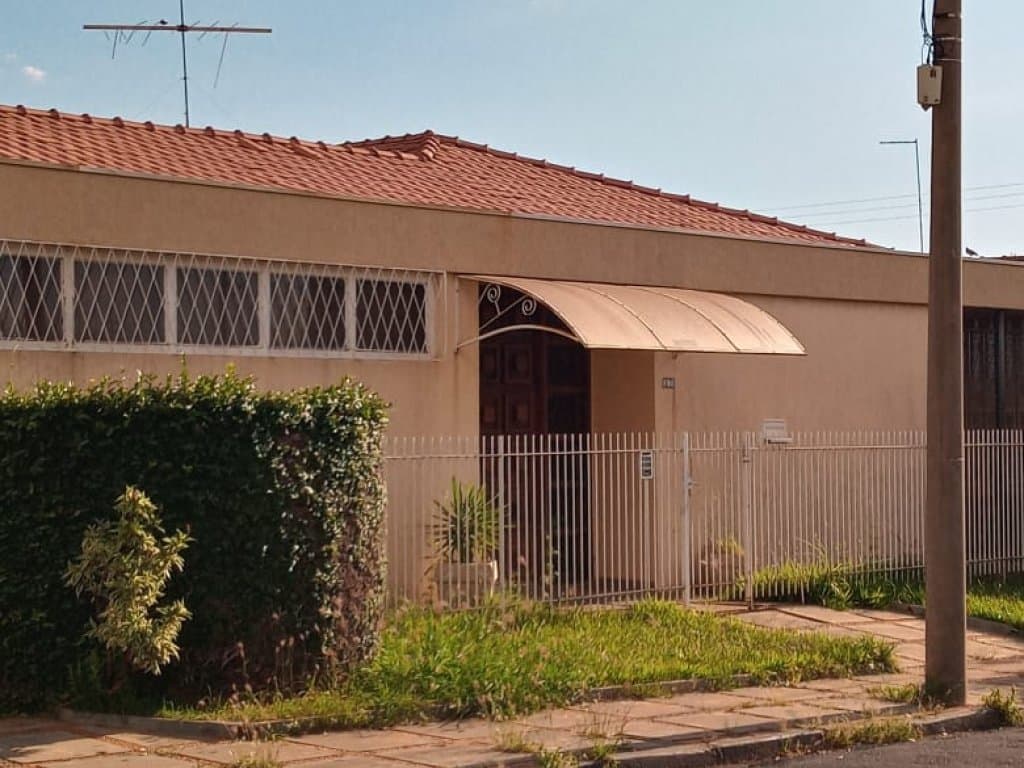 Foto 2 de 18: Casa em leilão em Araraquara - SP — Casa 316 m² (área construída) e 620 m² (terreno) - Centro - Araraquara - SP