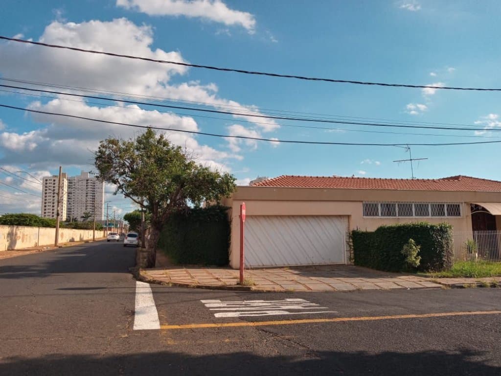 Foto 4 de 18: Casa em leilão em Araraquara - SP — Casa 316 m² (área construída) e 620 m² (terreno) - Centro - Araraquara - SP