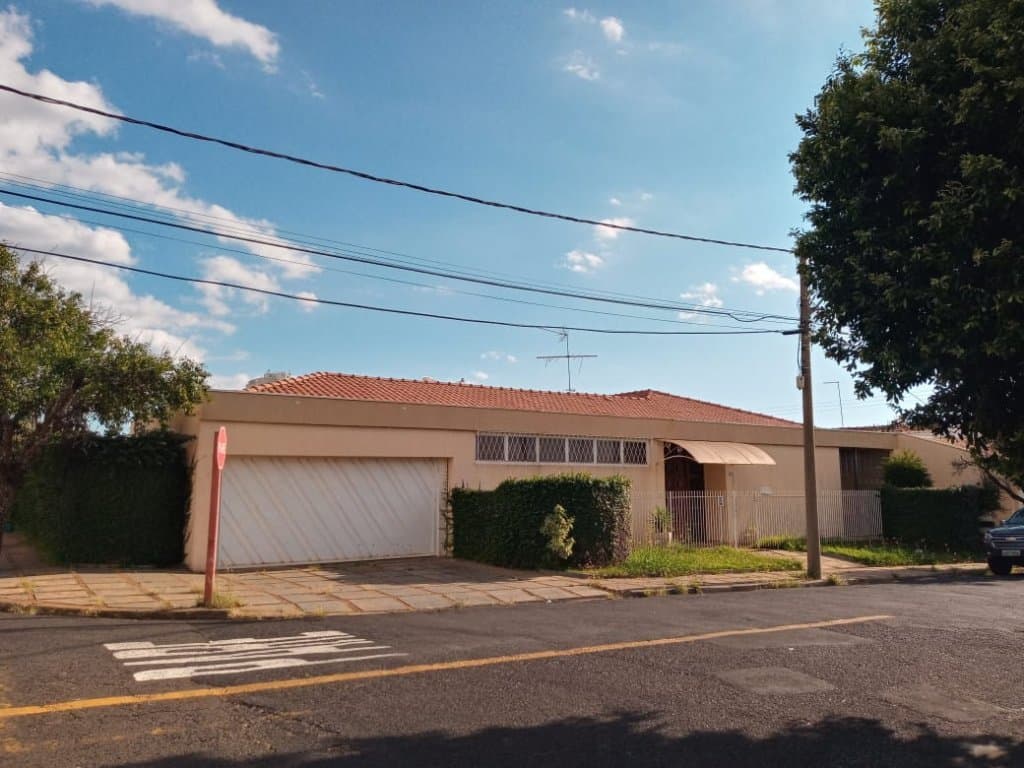 Foto 3 de 18: Casa em leilão em Araraquara - SP — Casa 316 m² (área construída) e 620 m² (terreno) - Centro - Araraquara - SP