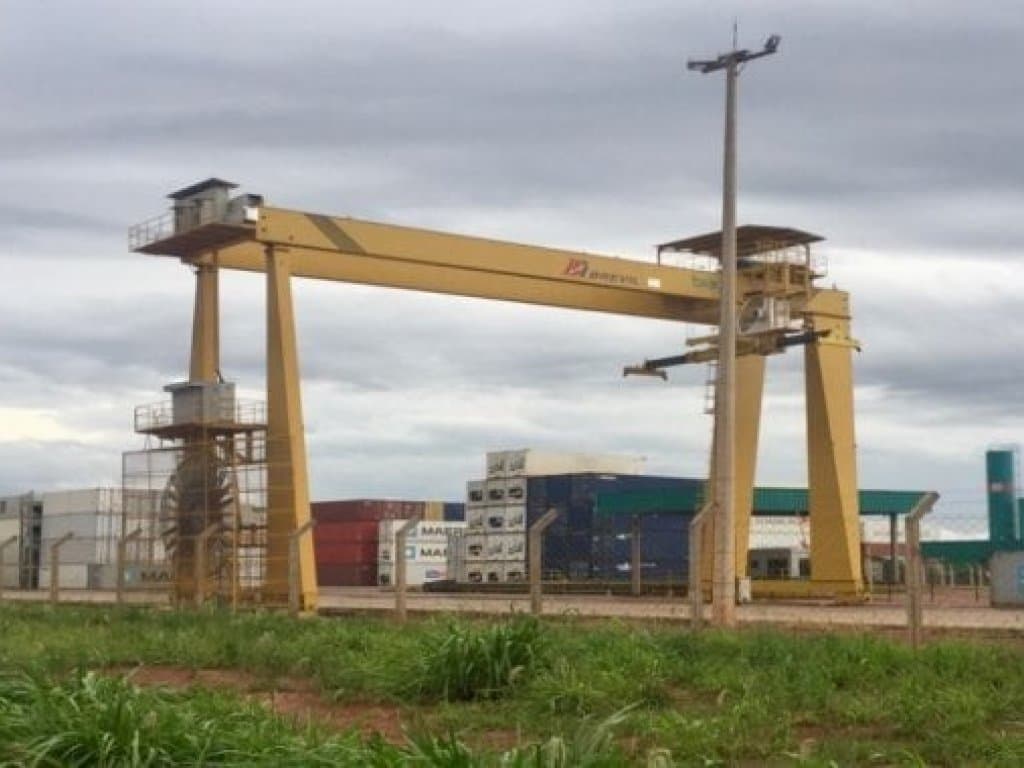 Foto 26 de 35: Comercial em leilão em Rondonópolis - MT — Área com 80.000 m² (Terminal ferroviário de Rondonópolis) - Parque Industrial de Rondonópolis - Rondonópolis - MT