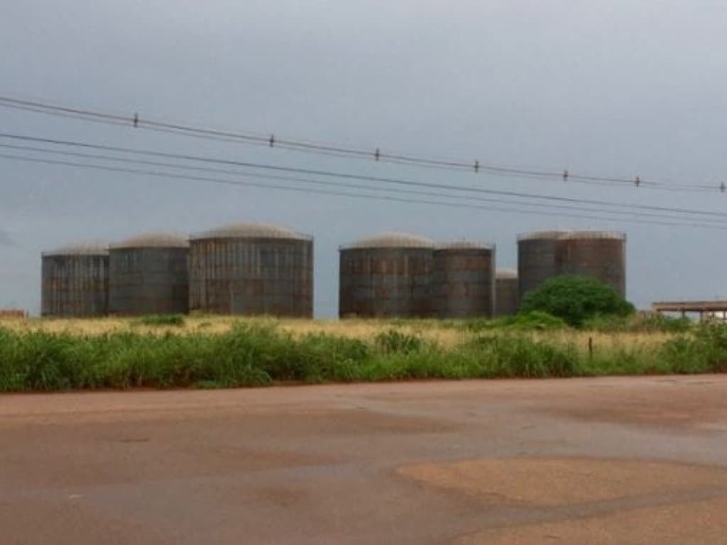 Foto 24 de 35: Comercial em leilão em Rondonópolis - MT — Área com 80.000 m² (Terminal ferroviário de Rondonópolis) - Parque Industrial de Rondonópolis - Rondonópolis - MT