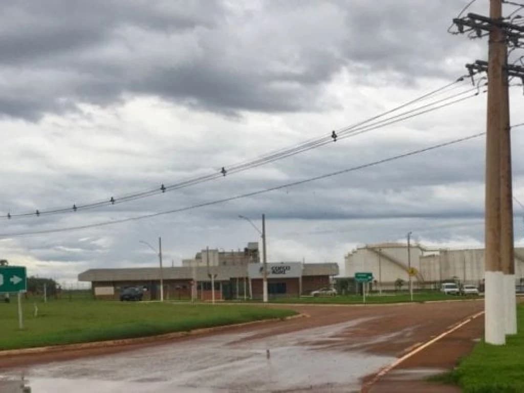 Foto 5 de 35: Comercial em leilão em Rondonópolis - MT — Área com 80.000 m² (Terminal ferroviário de Rondonópolis) - Parque Industrial de Rondonópolis - Rondonópolis - MT