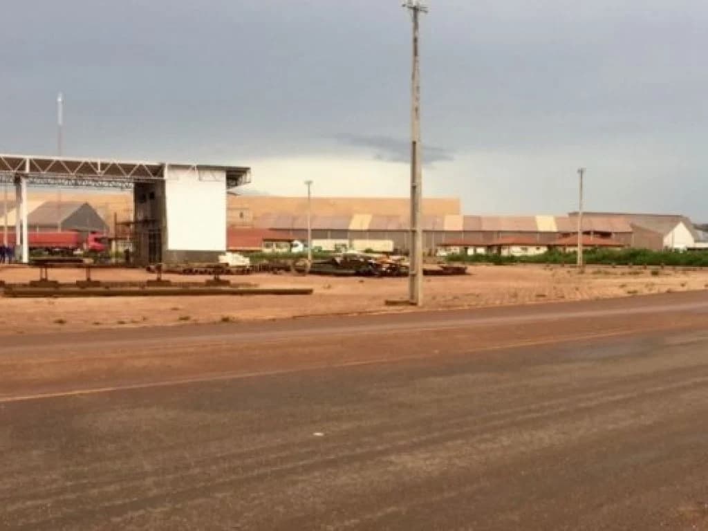 Foto 17 de 35: Comercial em leilão em Rondonópolis - MT — Área com 80.000 m² (Terminal ferroviário de Rondonópolis) - Parque Industrial de Rondonópolis - Rondonópolis - MT