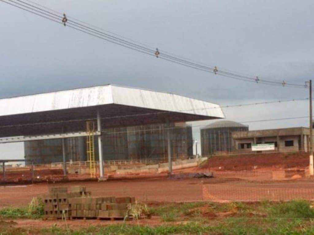 Foto 32 de 35: Comercial em leilão em Rondonópolis - MT — Área com 80.000 m² (Terminal ferroviário de Rondonópolis) - Parque Industrial de Rondonópolis - Rondonópolis - MT
