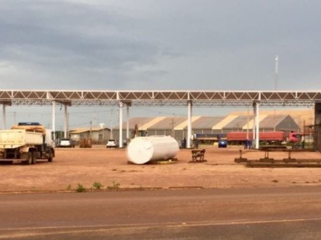 Foto 18 de 35: Comercial em leilão em Rondonópolis - MT — Área com 80.000 m² (Terminal ferroviário de Rondonópolis) - Parque Industrial de Rondonópolis - Rondonópolis - MT
