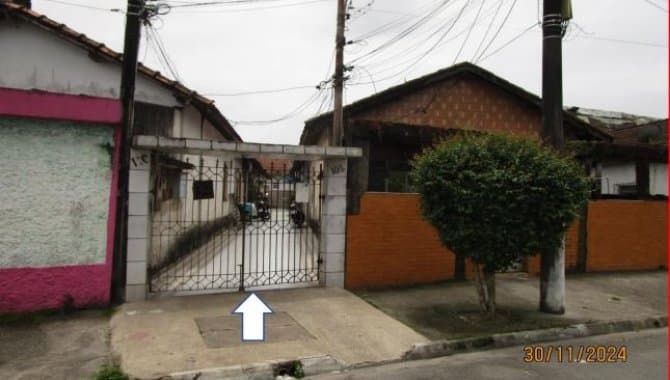 Foto 1 de 6: Casa em leilão em São Vicente - SP — Casa no Litoral com 36 m² (Conj. Residencial Monumento) - Vila Jockei Clube - São Vicente - SP