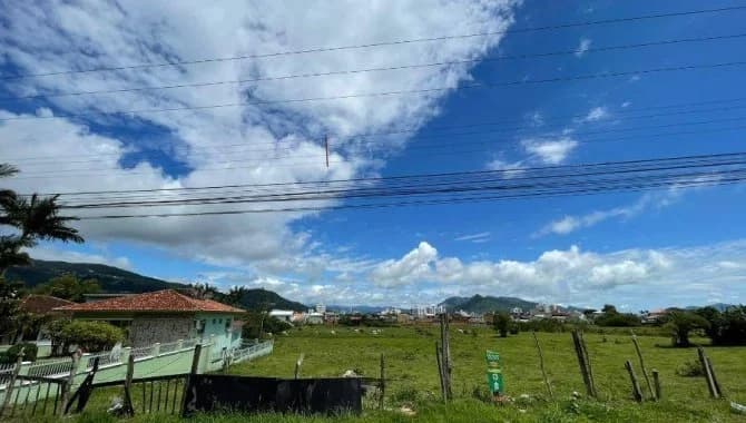 Foto 2 de 13: Terreno em leilão em Biguaçu - SC — Área 21.293 m² - Fundos - Biguaçu - SC