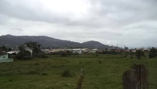 Foto 13 de 13: Terreno em leilão em Biguaçu - SC — Área 21.293 m² - Fundos - Biguaçu - SC