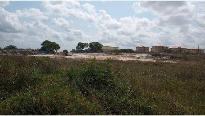 Foto 19 de 20: Terreno em leilão em Camaçari - BA — Área com 10.543 m² - Loteamento Parque Nascente do Capivara - Camaçari - BA