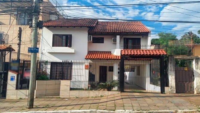 Foto 1 de 10: Casa em leilão em Porto Alegre - RS — Casa 207 m² - Camaquã - Porto Alegre - RS