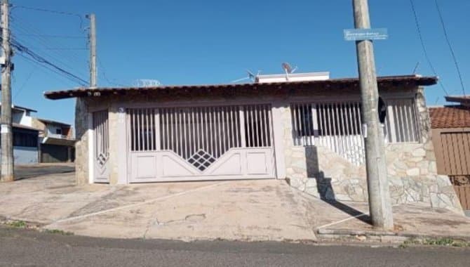 Foto 1 de 2: Casa em leilão em Bauru - SP — Casa 135 m² - Bauru-SP - Rua Domingos Bertoni, 3-80 - esquina com a Rua Romeu Crivelli - Quarteirão 3 - Vila Industrial