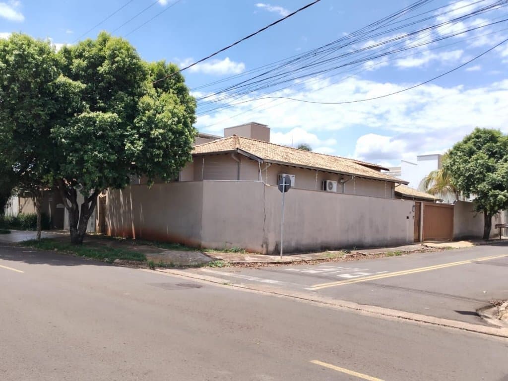 Foto 6 de 11: Casa em leilão em Campo Grande - MS — Casa 330 m² - Vila Carlota - Campo Grande - MS