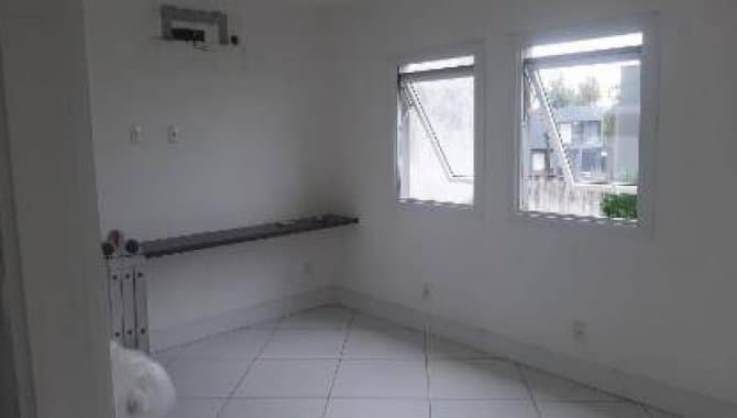 Foto 10 de 32: Casa em leilão em Viamão - RS — Casa em Condomínio 230 m² - Jardim Krahe - Viamão - RS