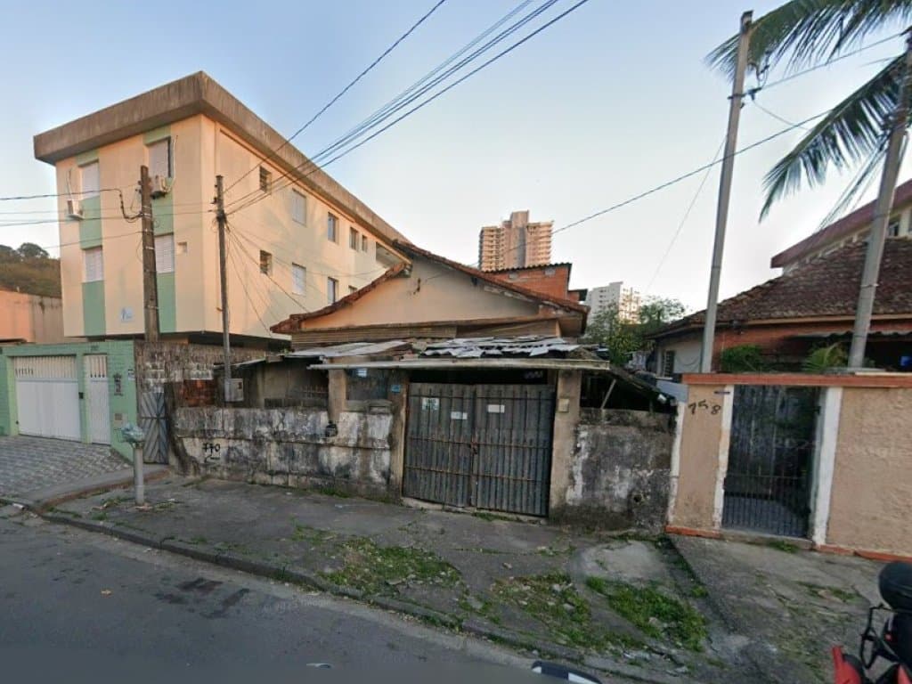 Foto 4 de 5: Casa em leilão em São Vicente - SP — Casas em Terreno de 400 m² - Vila Voturuá - São Vicente - SP